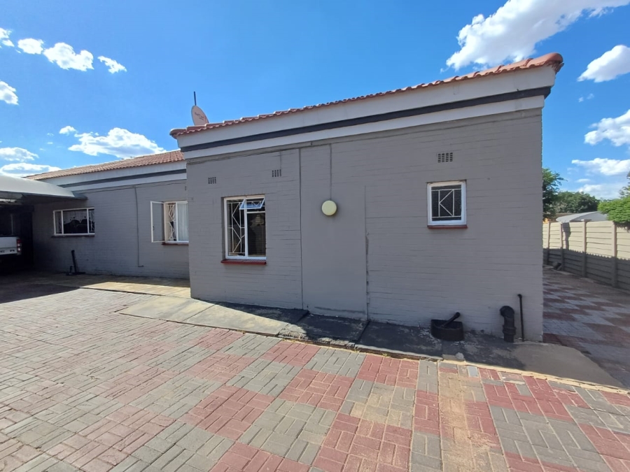 3 Bedroom Property for Sale in Flamwood North West